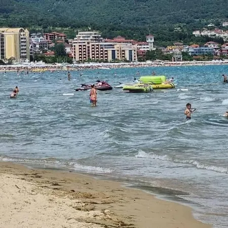 Royal Sea G Apartment *