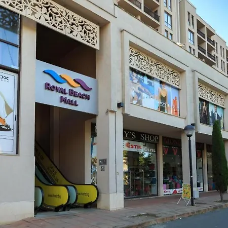 Royal Sea G Apartment *